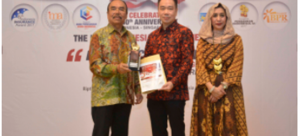 imfi meraih penghargaan economic review